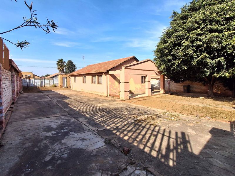 Three bedrooms house for sale in Lotus Gardens - Photo 1
