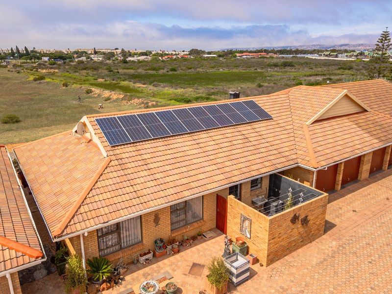 Don't miss out: Ideal townhouse with all the perks - Photo 3