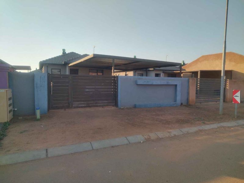 3 bedrooms house for sale in Soshanguve VV - Photo 1
