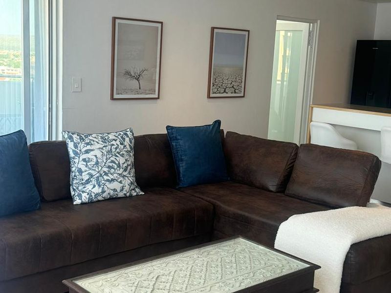 WELL SOUGHT AFTER FULY FURNISHED, APARTMENT TO RENT IN WINDHOEK CBD!! FREEDOM PLAZA!! AVAILABLE IMMEDIATELY!!! - Photo 3