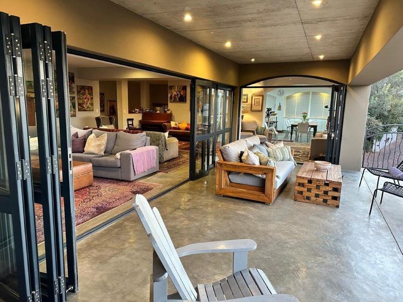 An Architectural Masterpiece for the Distinguished Family in a Sought-After Estate - Photo 4