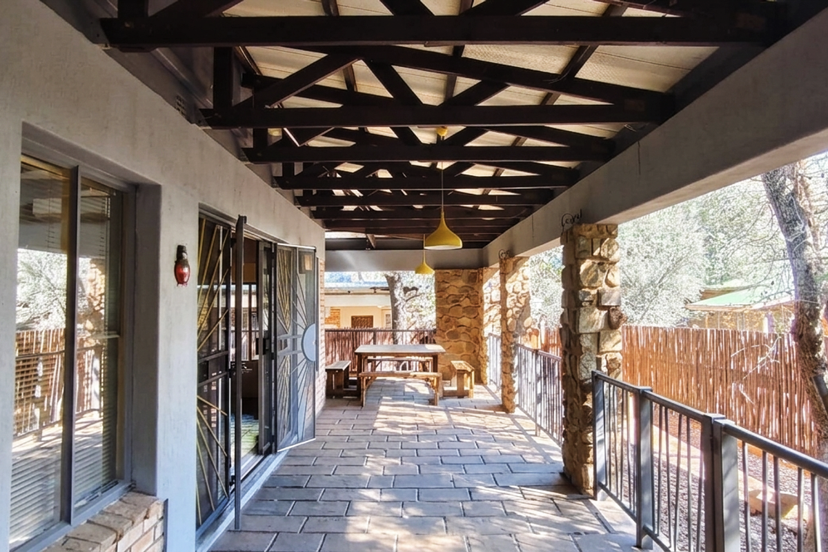 Immaculate Gem: Comfort, Style, and Functionality! - Photo 2