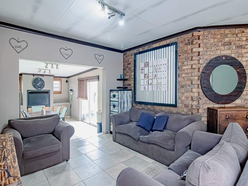 Ideal Lock up and go family home, in a great condition. - Photo 4