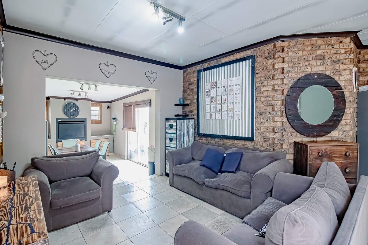 Ideal Lock up and go family home, in a great condition. - Photo 4