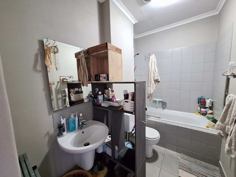 Top Floor Bachelor - Photo 6