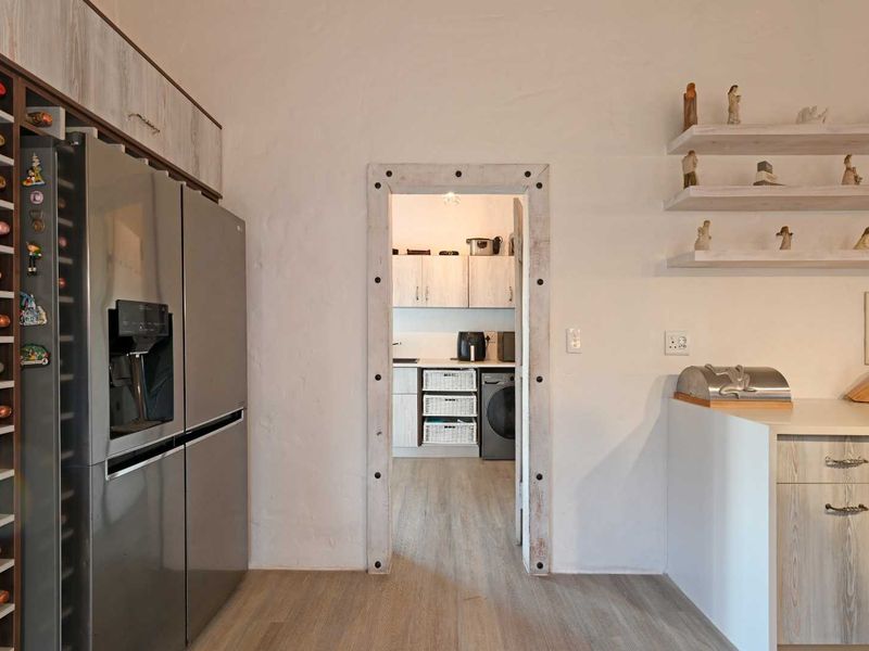 Contemporary Hacienda-Style Luxury Living - Photo 8