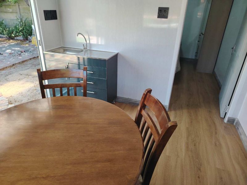 One bedroom garden cottage in Chrismar to rent - Photo 2