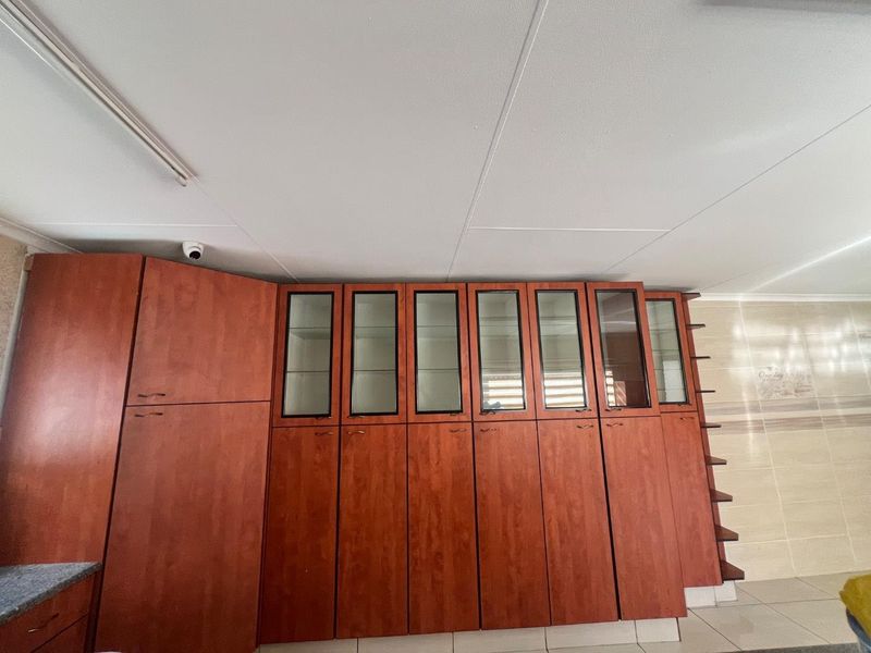 Modern, Secure, and Centrally Located Family Home in Reigerpark - Photo 6