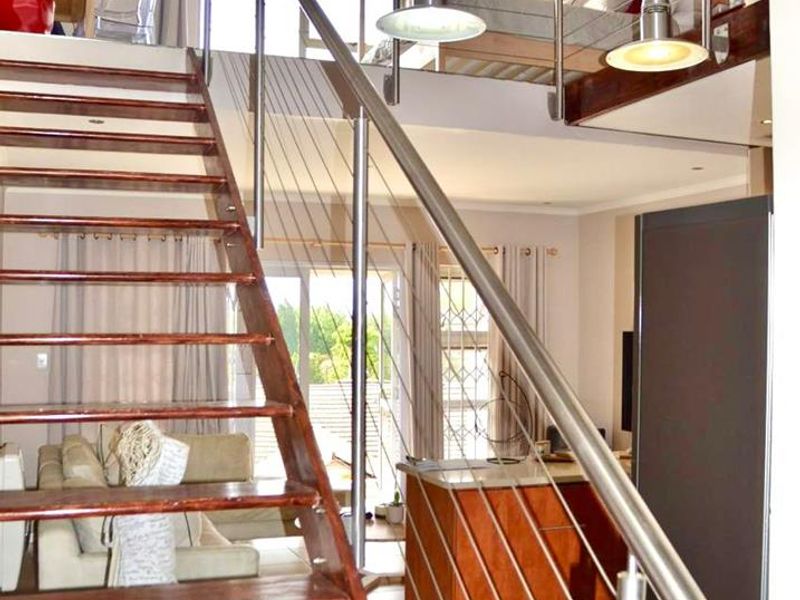 STUNNING DOUBLE VOLUME LOFT APARTMENT IN CRAIGHALL PARK - Photo 5
