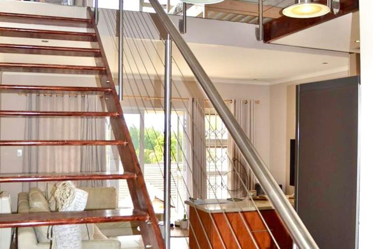 STUNNING DOUBLE VOLUME LOFT APARTMENT IN CRAIGHALL PARK - Photo 5