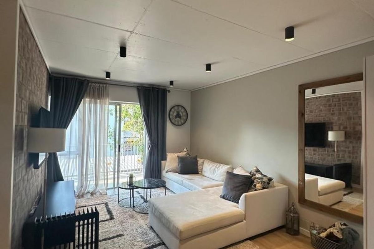 2-Bedroom Fully Furnished Apartment Near Campus - Stellenbosch - Photo 3