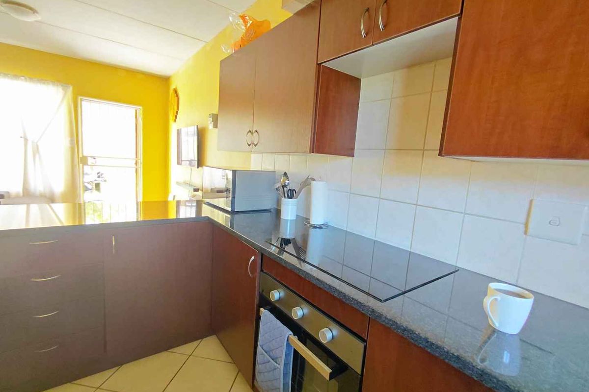 2 Bed 2 Bath Unit in Honeypark For Sale - Photo 3