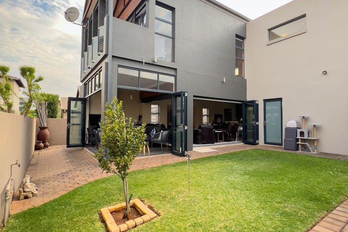 Dual Mandate - Modern Luxury in Midstream Ridge Estate - Photo 2