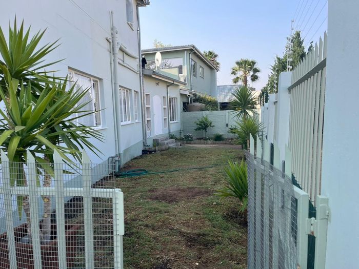 Property #2473451, Townhouse For Sale in Olympia