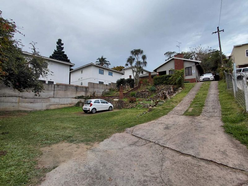 Two homes for the price of one! - Photo 2