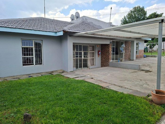 Property #2485811, Cottage Rental Monthly in Buccleuch