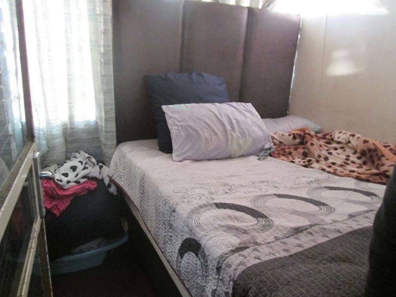 BEAUTIFUL BACHELOR WITH A BALCONY FOR SALE IN PRETORIA CENTRAL - Photo 6