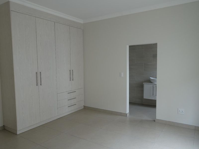 BRAND NEW FREE STANDING CORNER HOUSE - Photo 4