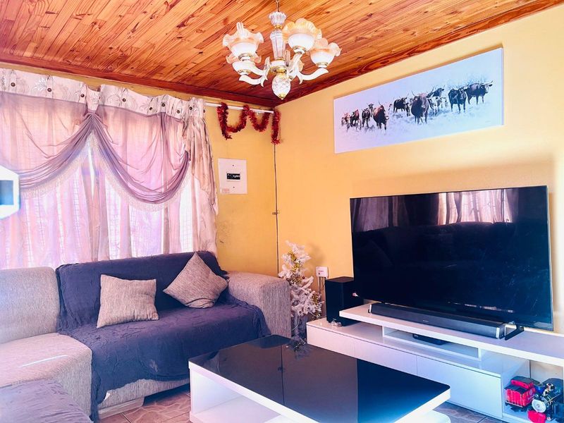 For Sale: 4-Bedroom,2-Bathroom Home Ready for Your Vision - Photo 5