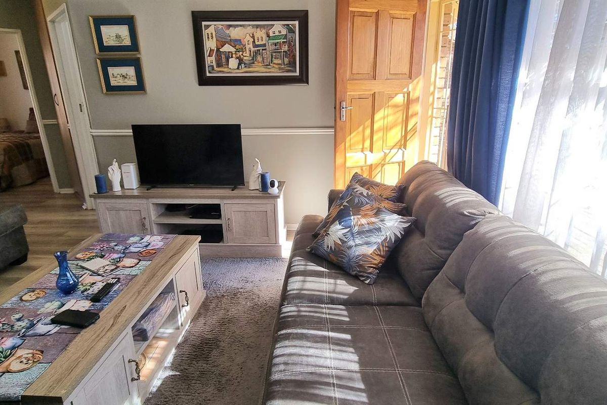 MOVE-IN-READY GEM - Photo 2