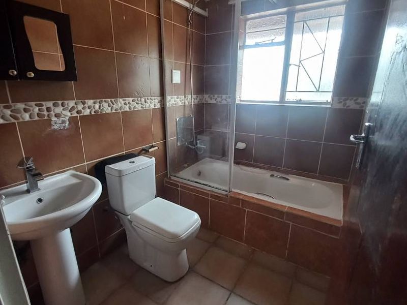 Charming 2 Bedroom Flat - Photo 9