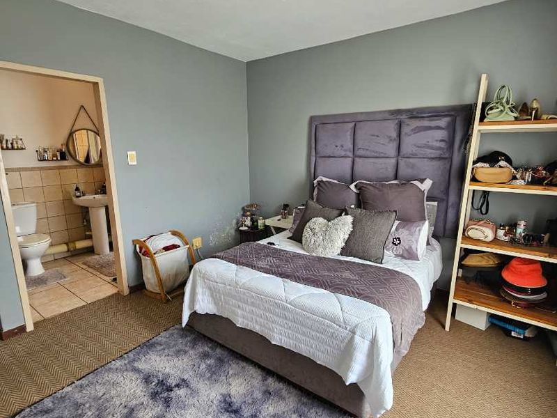 4 bedroom charming townhouse - Photo 6