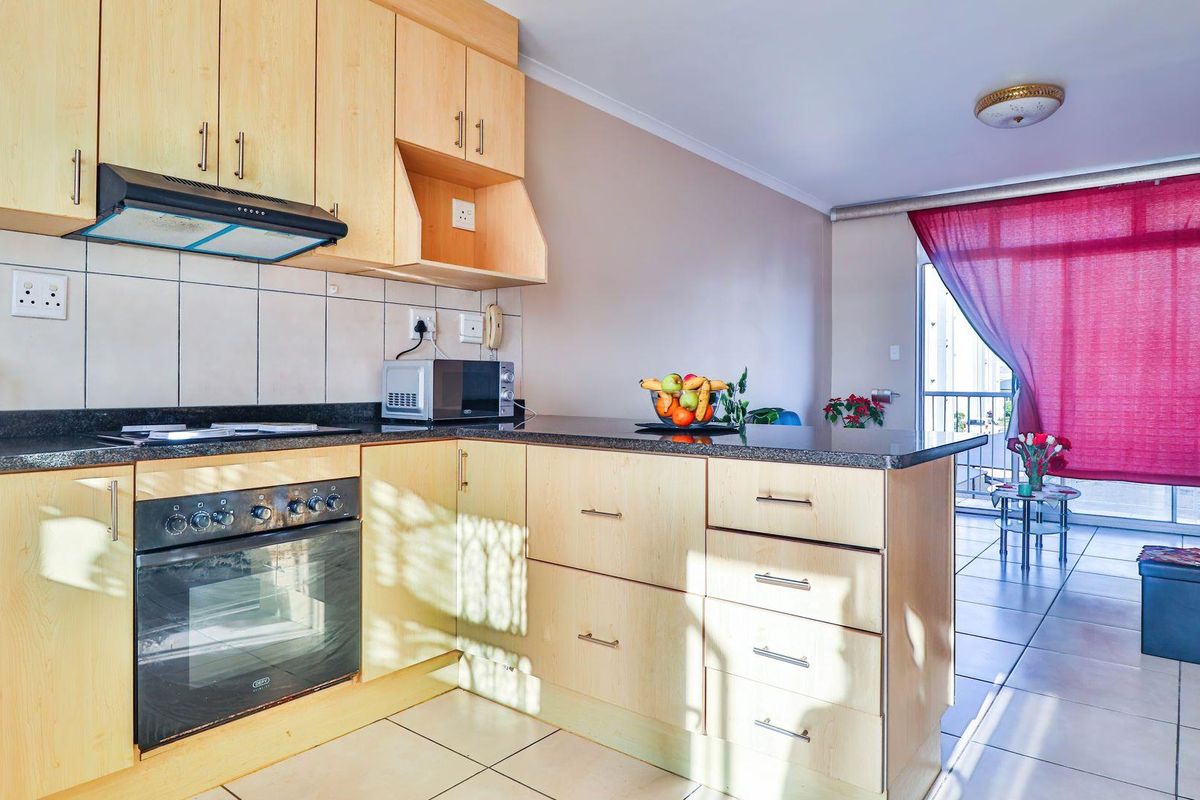 Seaside Escape – Comfort with Coastal Charm and Lifestyle Perks - Photo 2