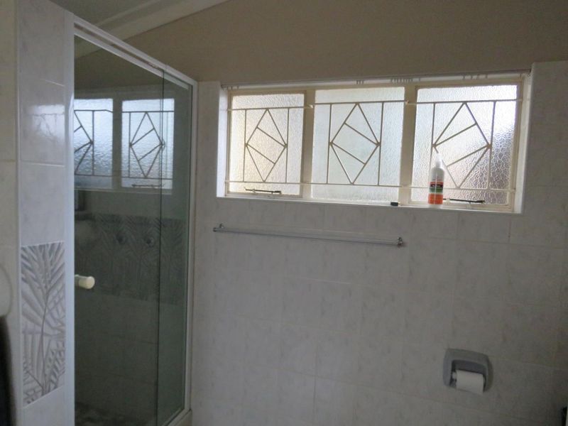 Ideal Family Haven: Spacious Home, Flat & Large Garage - Photo 8