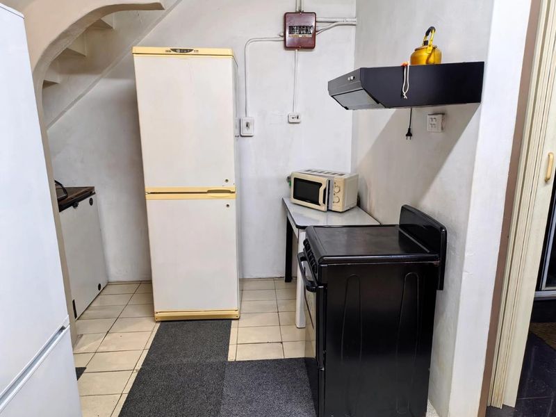 Great Investment Opportunity 3 Bedroom Home with Outbuilding - Photo 6