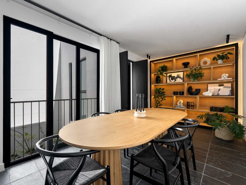 Newly Renovated 4-Bedroom Home in the Heart of Historic Bo-Kaap – All En-Suite with Private Courtyard - Photo 6