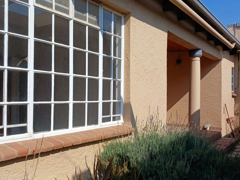 Spacious, Sunny 1 Bed Garden Flat to Let in Paulshof - Photo 8
