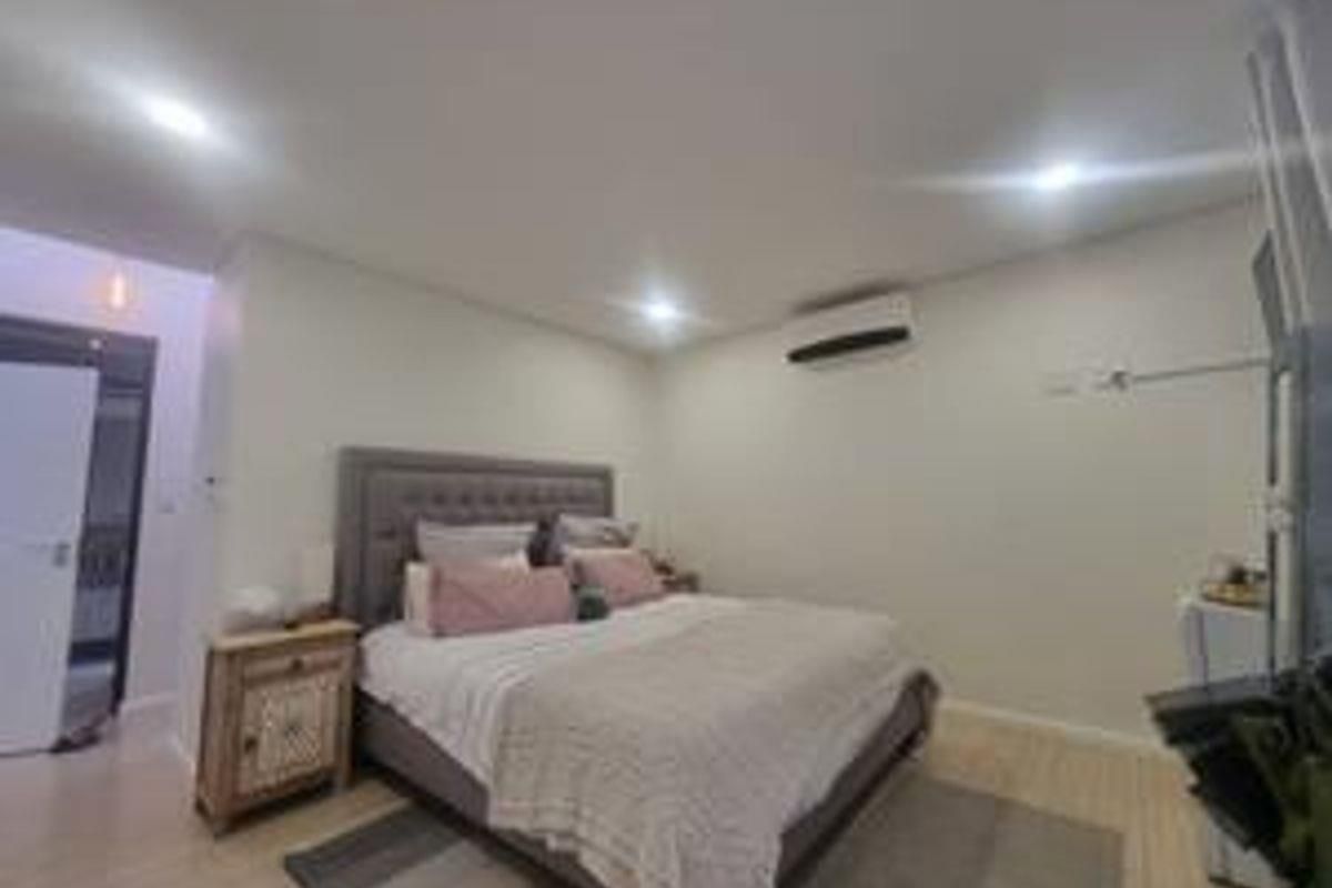 A rare opportunity to own a fully upgraded executive townhouse in the prestigious Henning Village, located in the highly sought-after suburb of Kleine Kuppe. - Photo 5