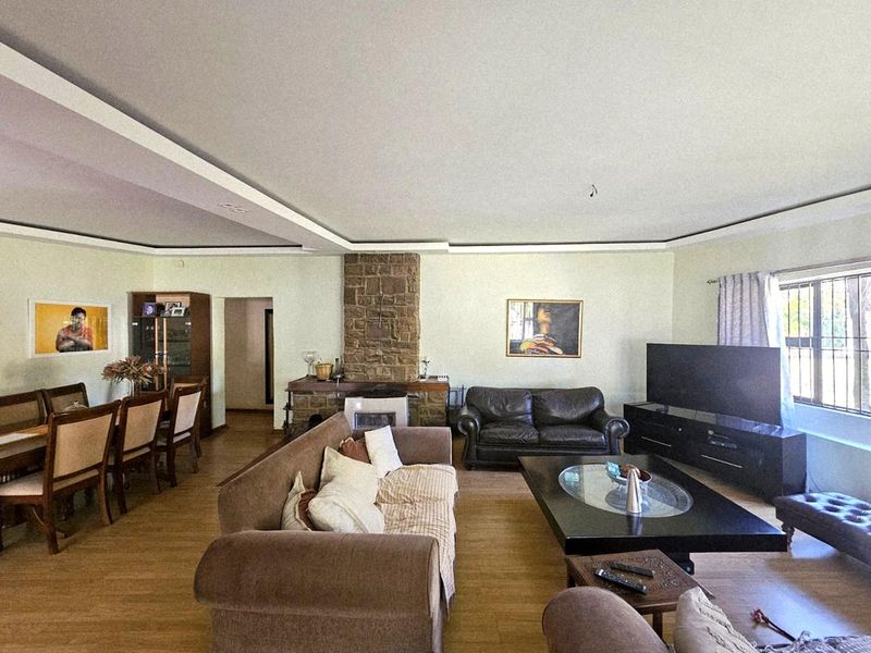 Charming Family Home in Ladybrand: Spacious Living with Endless Potential - Photo 2