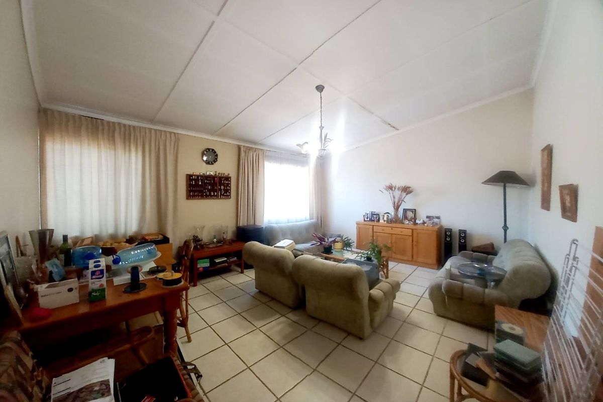 A SPACIOUS HOUSE - Photo 4