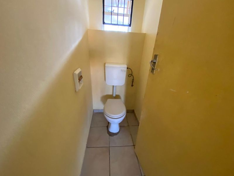 Discover Your New Home: Spacious 1.5 Bedroom Apartment - Photo 8