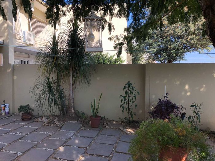 Property #2401152, Townhouse Pending Sale in Eros