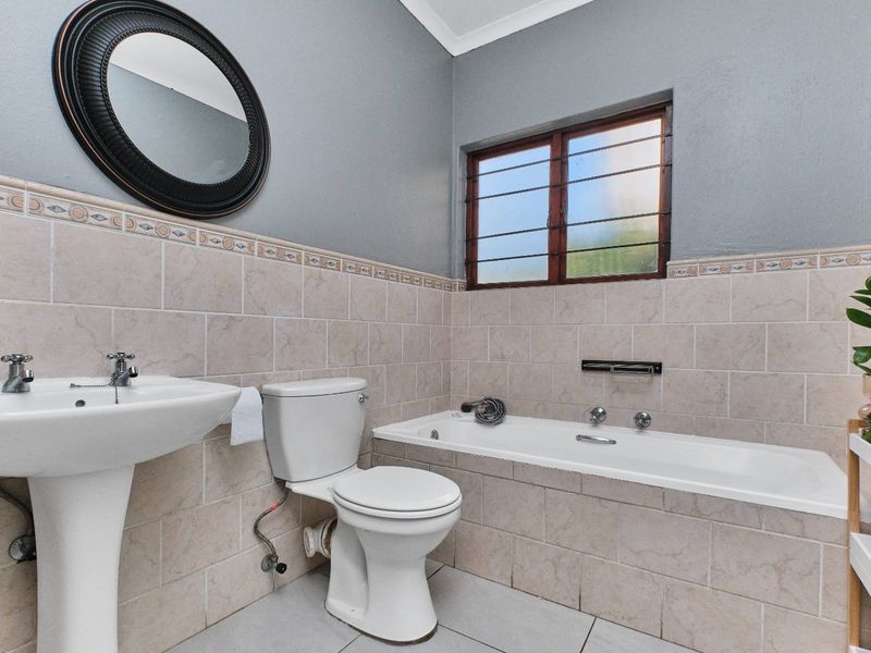 Modern Living Made Easy in a Prime Location. - Photo 10