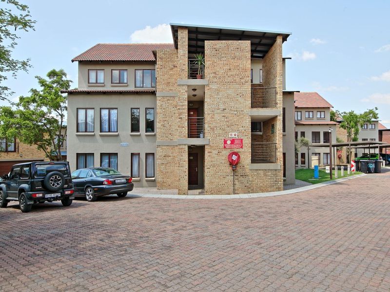 1 Bedroom Apartment in Carlswald North - Photo 2