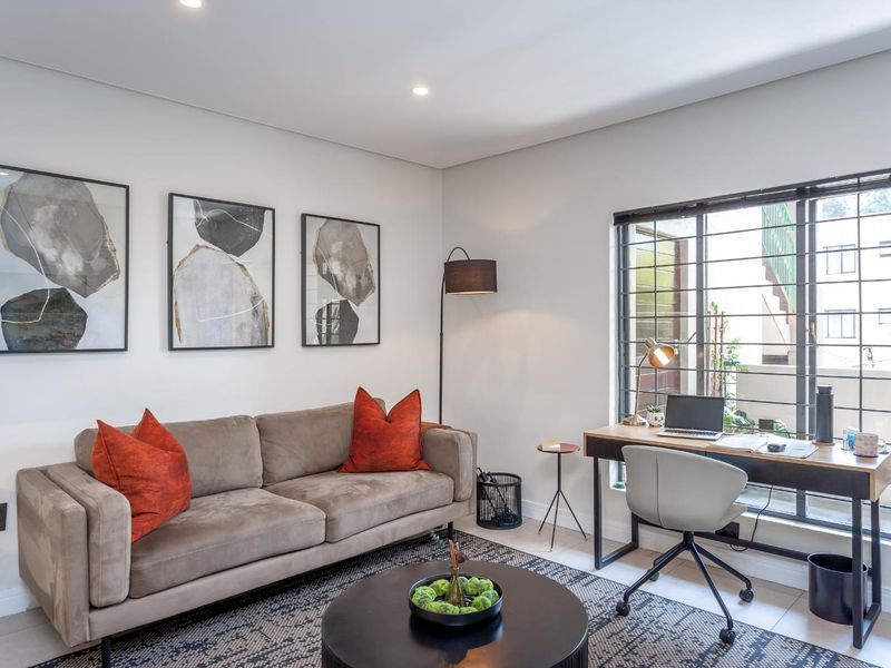 A STUNNING ONE BEDROOM FURNISHED APARTMENT - Photo 1