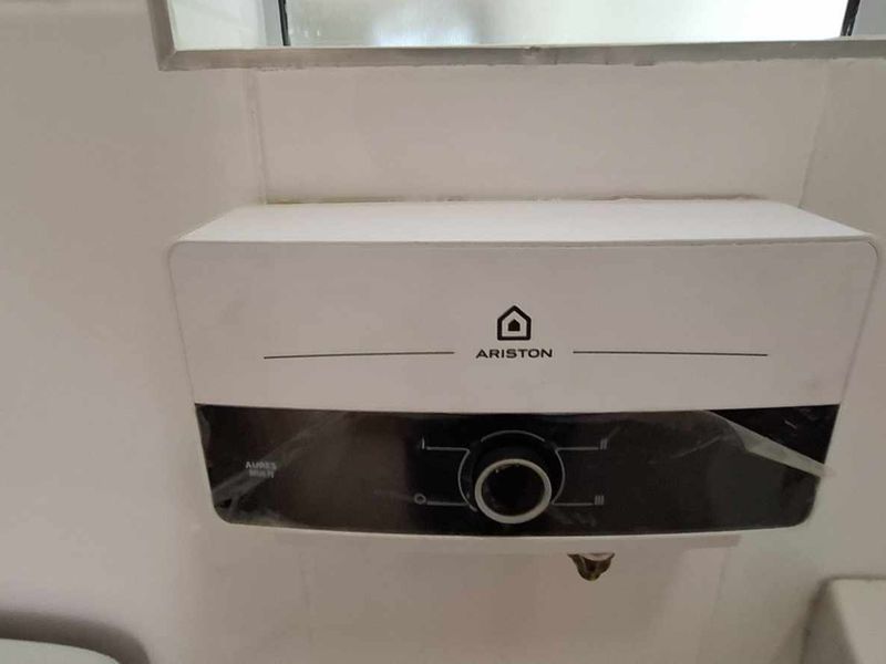 **Stunning Gem with Exclusive Amenities in Prime Location!** - Photo 10