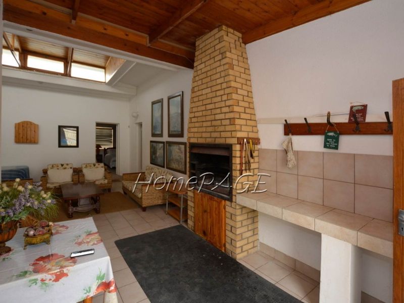 Ext 2 (North Dune), Henties Bay:  7 Bedr Home with AWESOME VIEWS - Photo 3