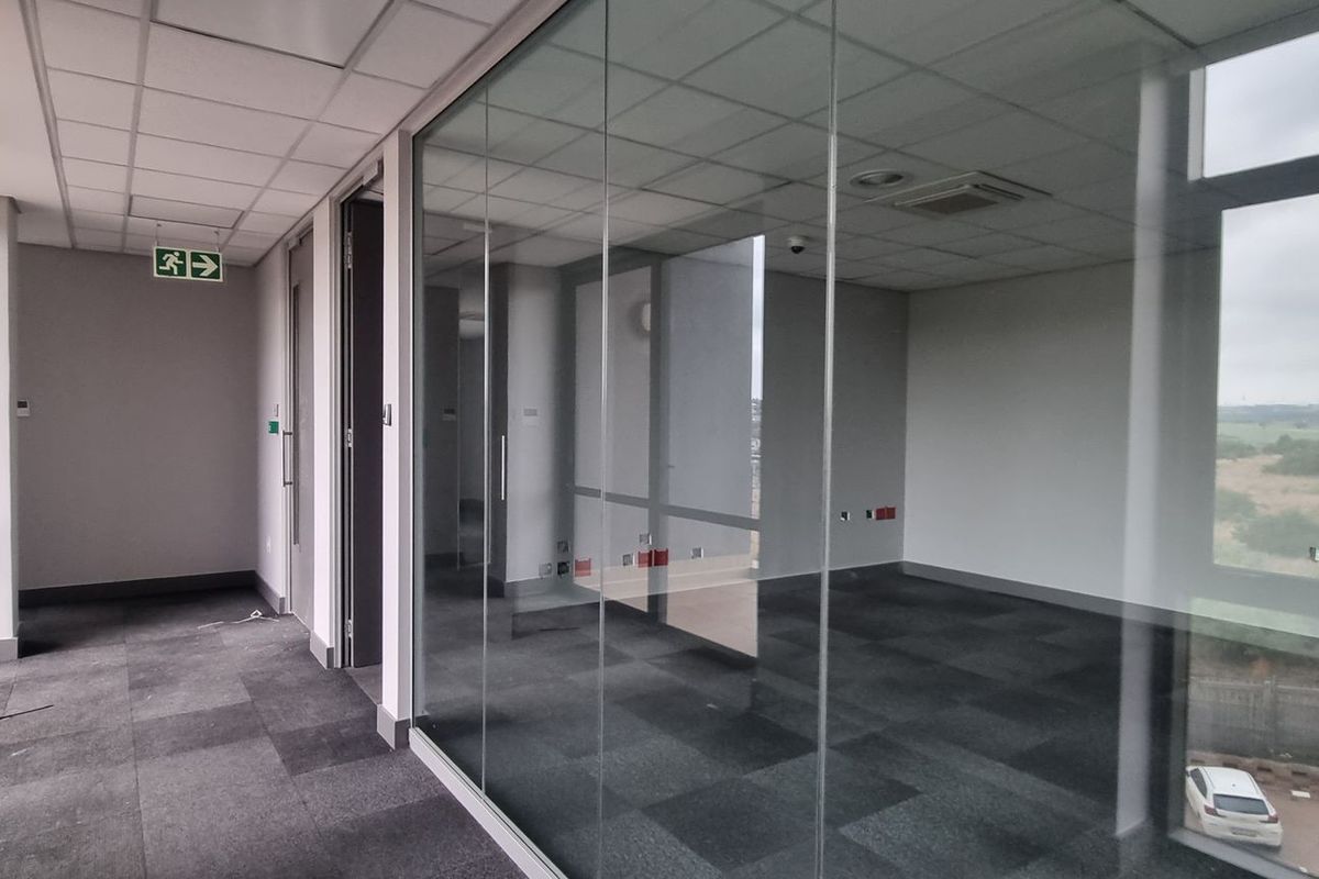 986m2 Office Space To Let in Southdowns Ridge, Centurion - Photo 3