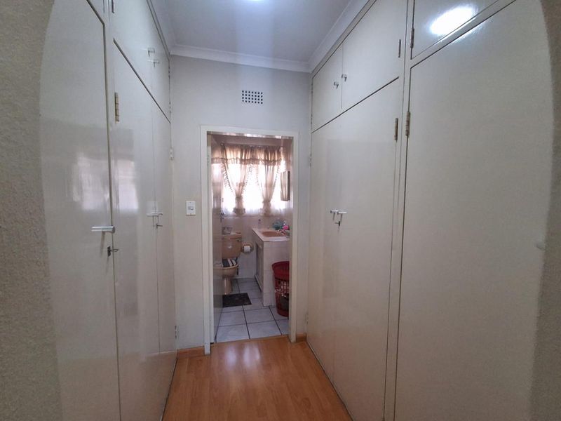 PET FRIENDLY CHARMING TOWNHOUSE - MULBARTON - Photo 9