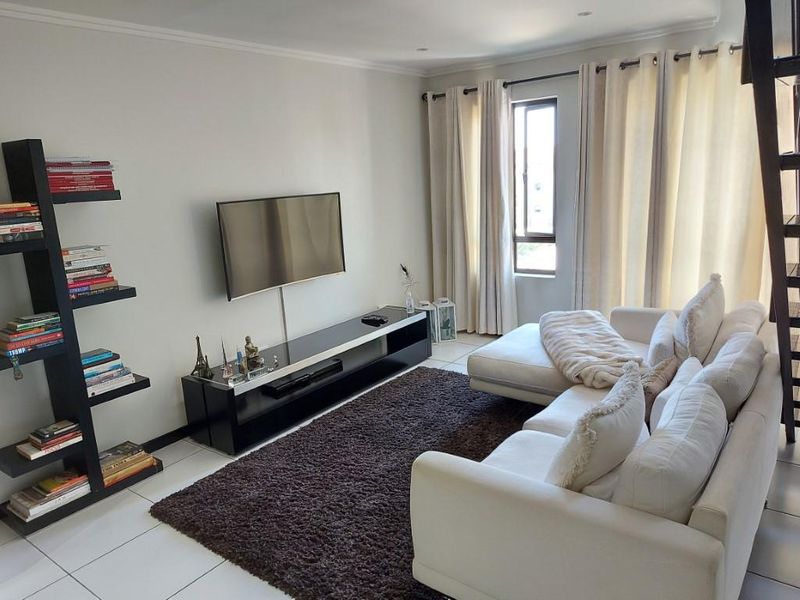 1 BEDROOM LOFT APARTMENT FOR SALE IN LONE HILL - Photo 9