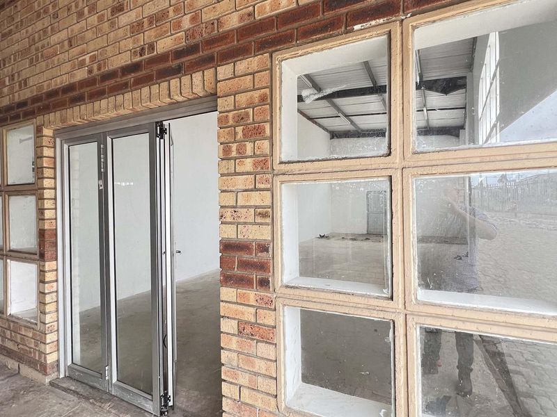 Commercial / Industrial space available for rent in Newlands West - Photo 5
