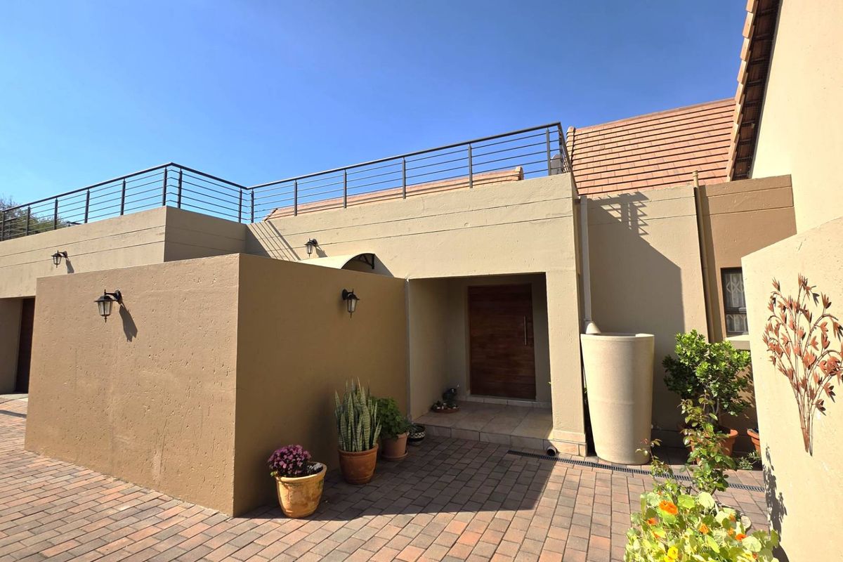 Elegant 4 Bedroom Family Home in Leloko Lifestyle Estate - Photo 3