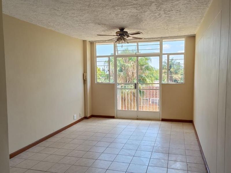 SPACIOUS 3 BEDROOM FLAT TO LET IN SINOVILLE| San Eugenio - Photo 1