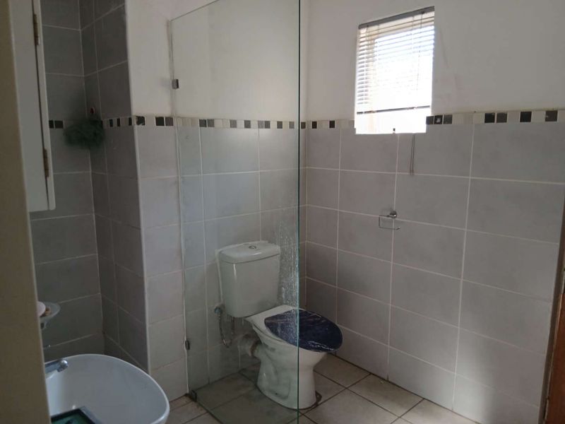 Family Home with Cottage for sale - Photo 6