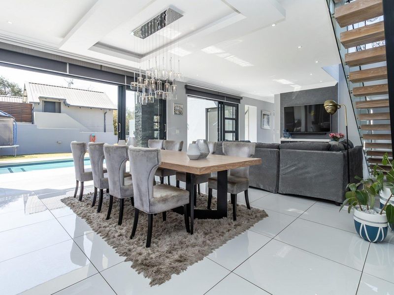 Experience the epitome of luxury family living - Photo 10