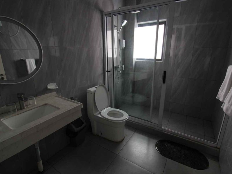 Hotel for sale offering 16 Neat Bachelor and one bedroom self catering Units - Photo 10